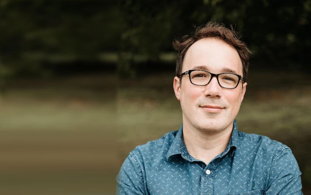 Solopreneur Maintains Professional Sustainability with HeySummit-blur